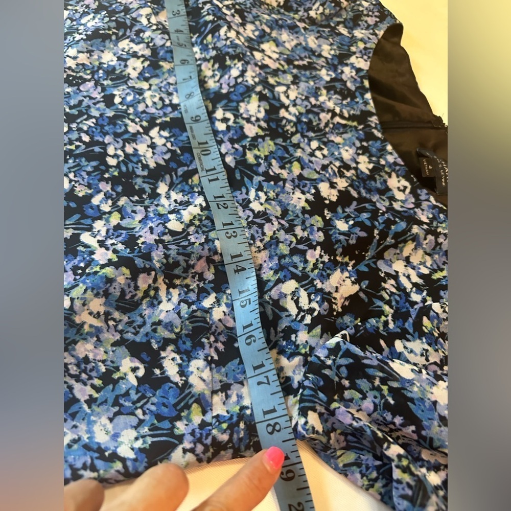 Brand: Tahari, new dress, size 4, floral with zipper at back. - Picture 11 of 15